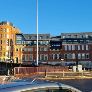  Apartment Kest Cozy In Leeds!
