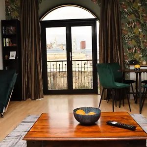  Apartment Heart Of - 2 Bedroom Flat